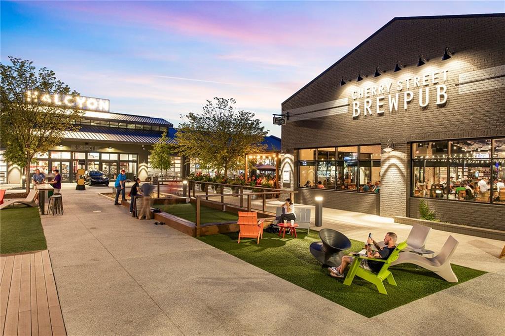 6715 Halcyon Way Alpharetta, GA 30005 - Photo 59 of 60 a view of a chairs and tables in patio