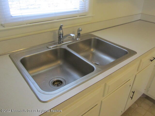 31 Coventry Road Toms River, NJ 08757 - Photo 17 of 26 IMG_4857