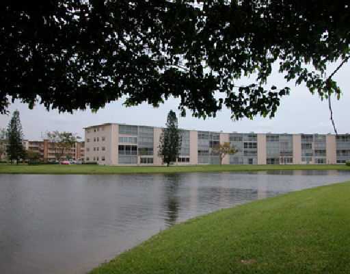 4023 Newcastle, Unit B Boca Raton, FL 33434 - Photo 1 of 3 Primary Photo