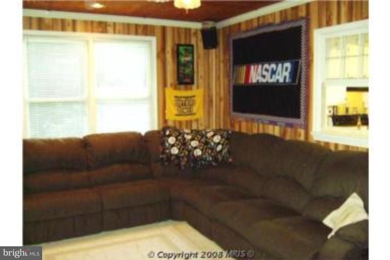 6603 Edgewood Road New Market, MD 21774 - Photo 21 of 30 Family Room