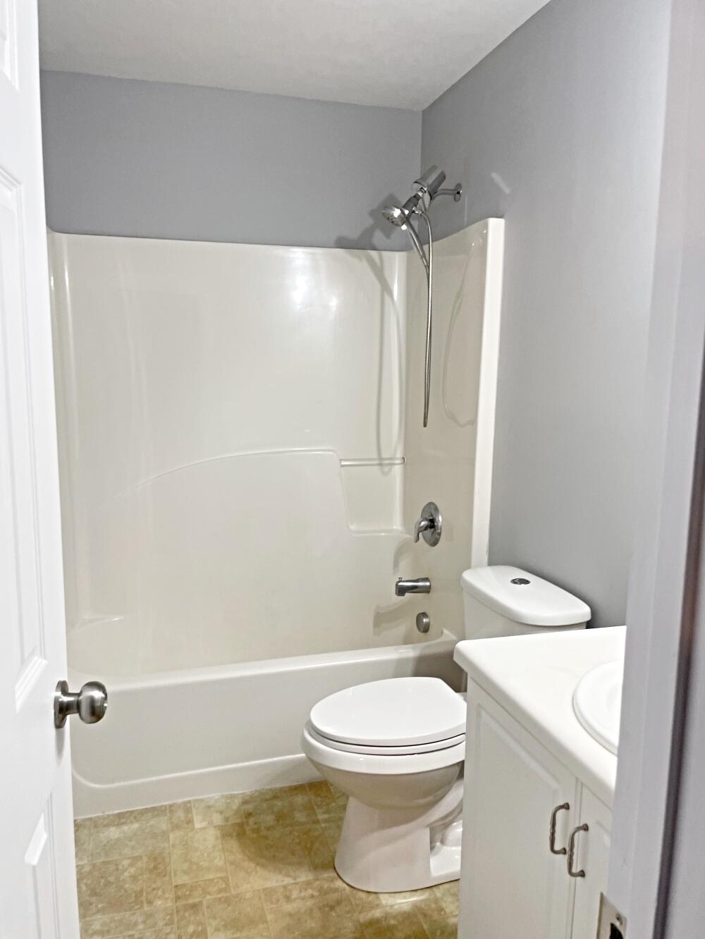 3217 Hampton Circle Augusta, GA 30906 - Photo 23 of 36 3217HamptonCirBathroom2