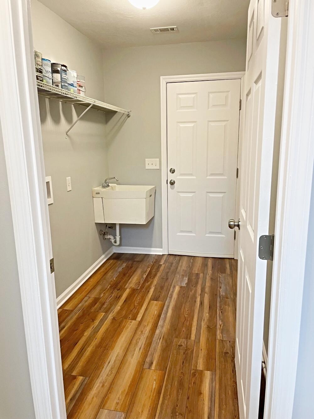 3217 Hampton Circle Augusta, GA 30906 - Photo 30 of 36 3217HamptonCirLaundry