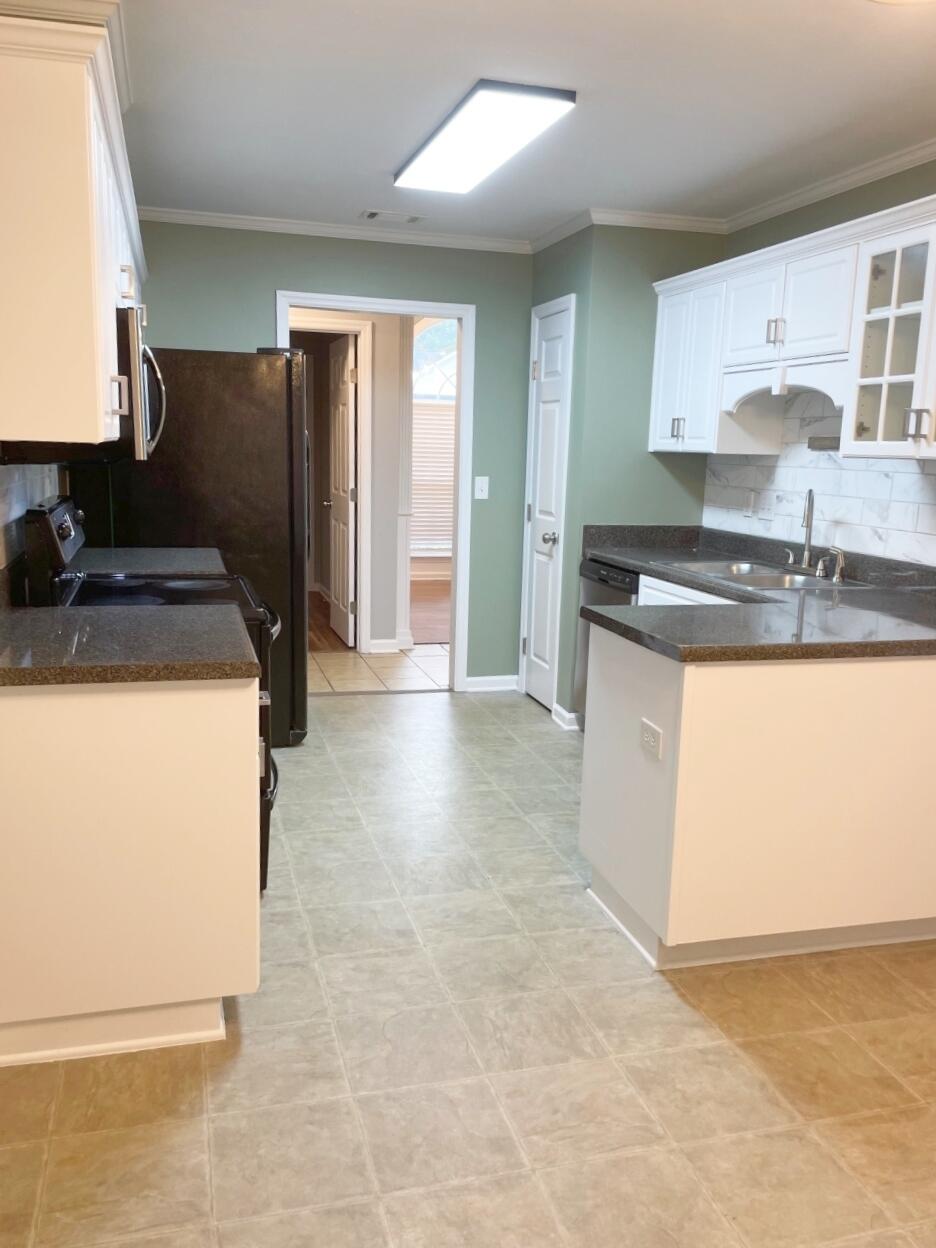 3217 Hampton Circle Augusta, GA 30906 - Photo 8 of 36 3217HamptonCirKitchen.1