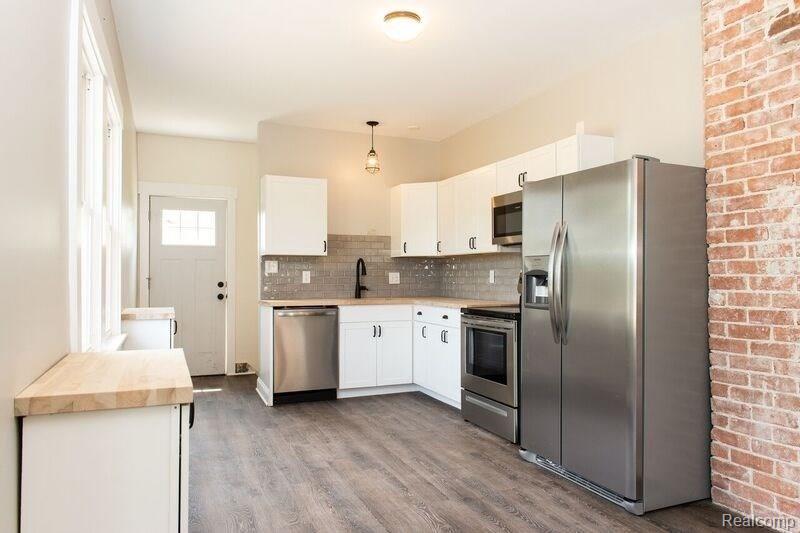 2225 Lothrop Detroit, MI 48206 - Photo 22 of 26 22.jpg