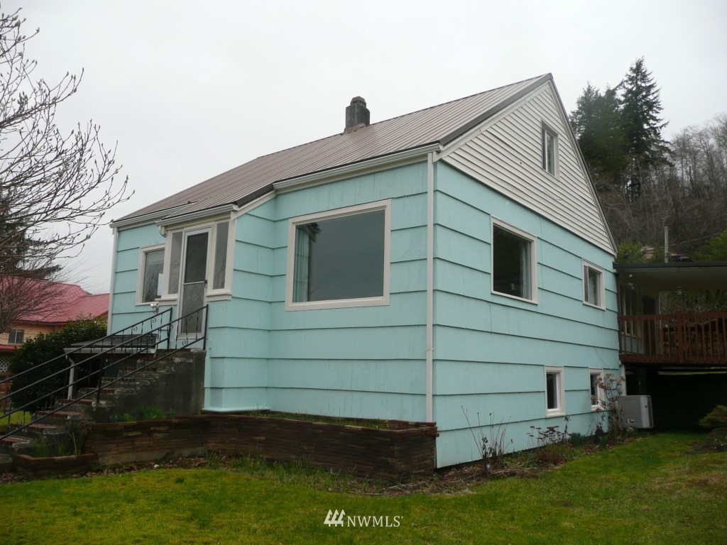 2139 Riddell Street Raymond, WA 98577 - Photo 1 of 19 Gallery Image 1