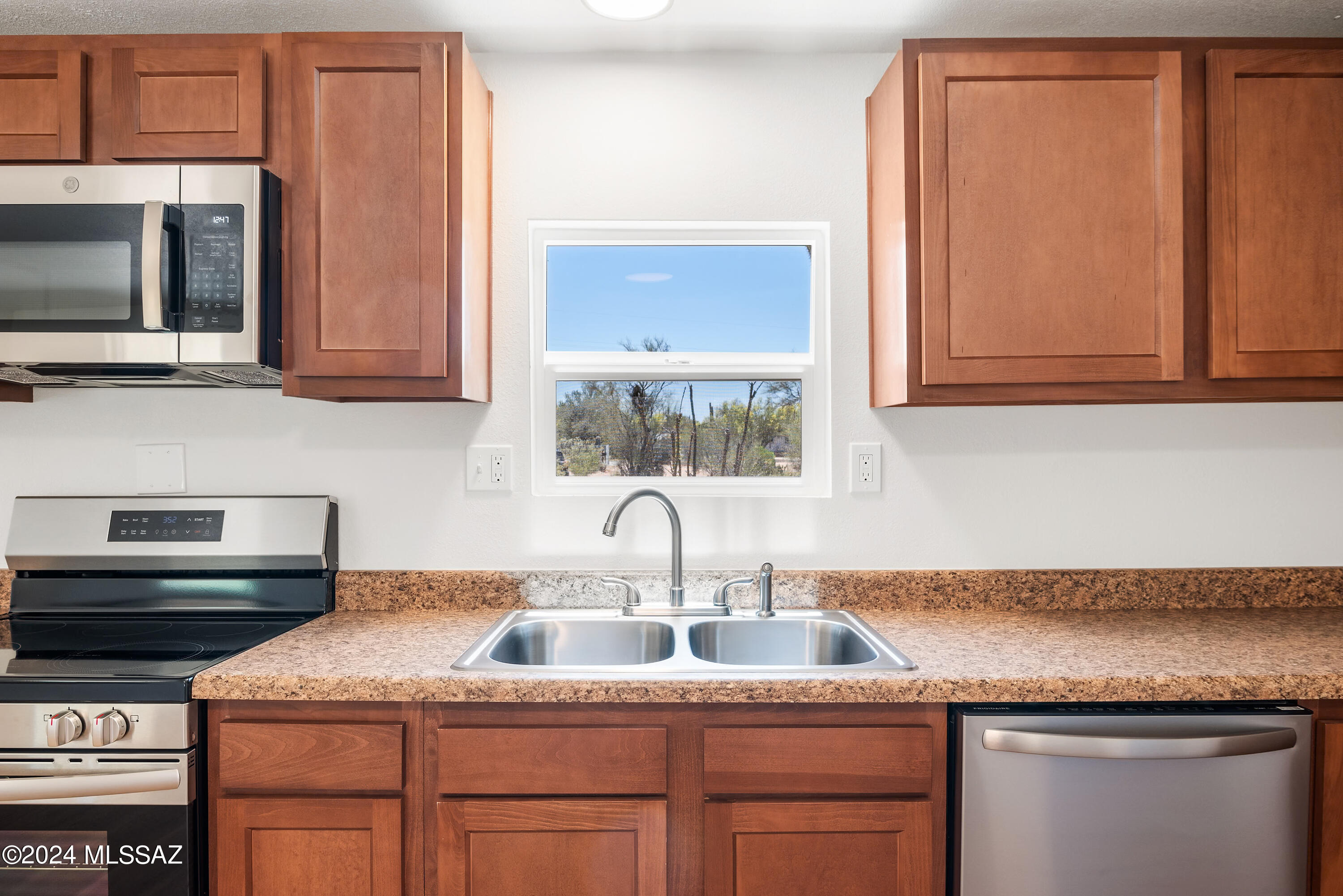 11510 West Ina Road Tucson, AZ 85743 - Photo 5 of 34 Gallery Image 5