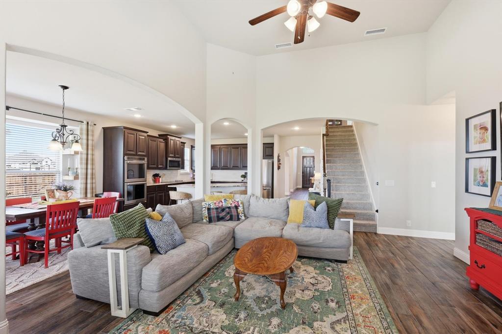 3120 Jessup Circle Blue Ridge, TX 75424 - Photo 16 of 35 a living room with furniture and wooden floor