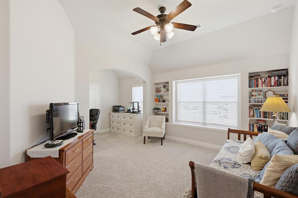 3120 Jessup Circle Blue Ridge, TX 75424 - Photo 27 of 35 a living room with furniture and a flat screen tv