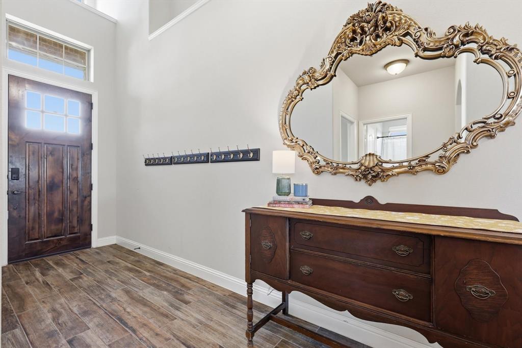 3120 Jessup Circle Blue Ridge, TX 75424 - Photo 5 of 35 a view of a hallway with front door