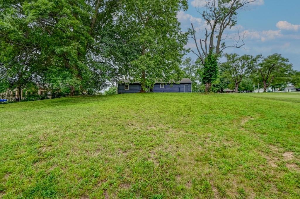 4407 South Phelps Road Independence, MO 64055 - Photo 8 of 32