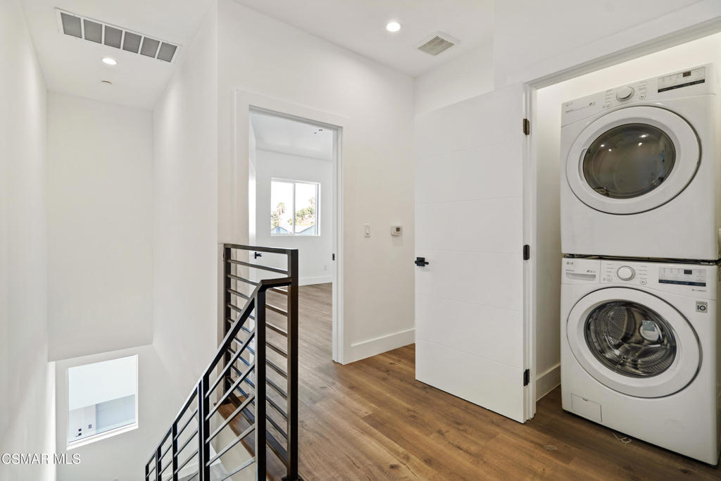 10908 Hesby Street North Hollywood, CA 91601 - Photo 15 of 17