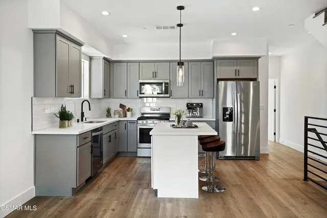 $4,250 | 10908 Hesby Street, North Hollywood, CA 91601