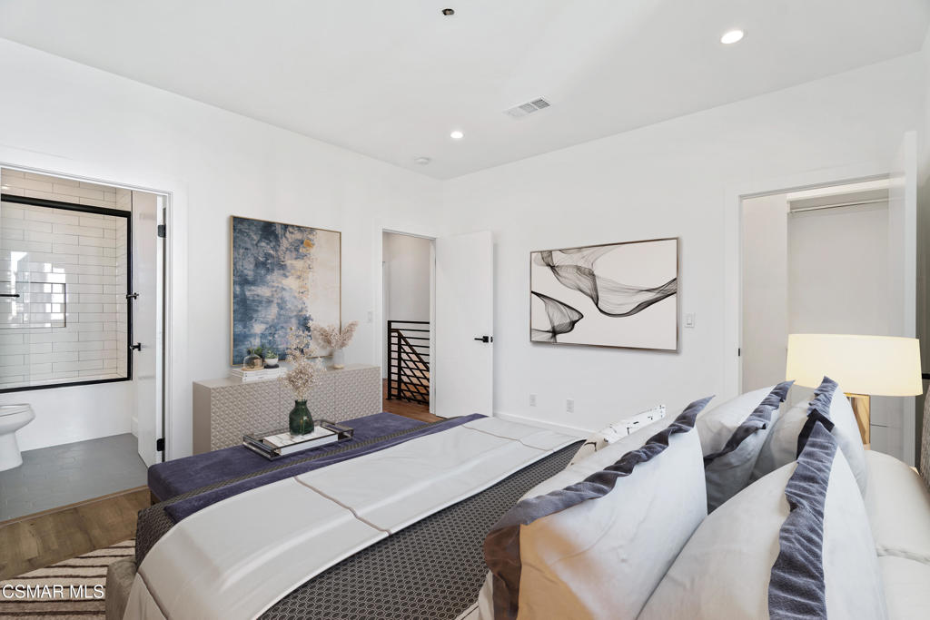 10908 Hesby Street North Hollywood, CA 91601 - Photo 7 of 17