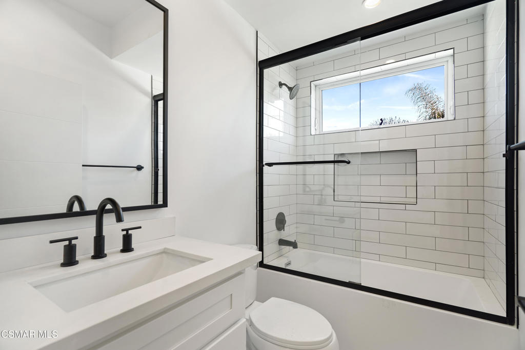 10908 Hesby Street North Hollywood, CA 91601 - Photo 10 of 17