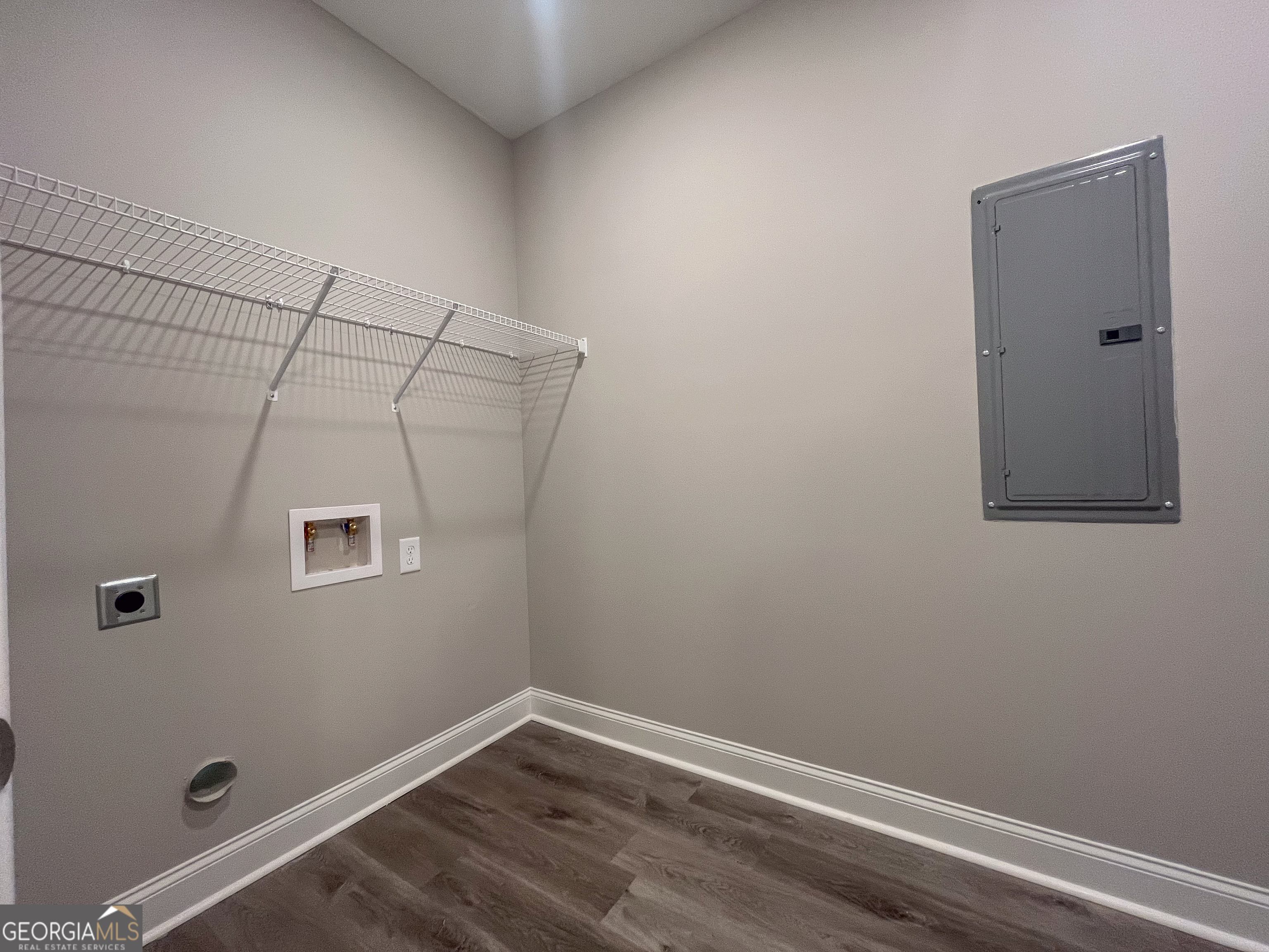 711 Flanders Lane Dublin, GA 31021 - Photo 28 of 49 a view of a small space