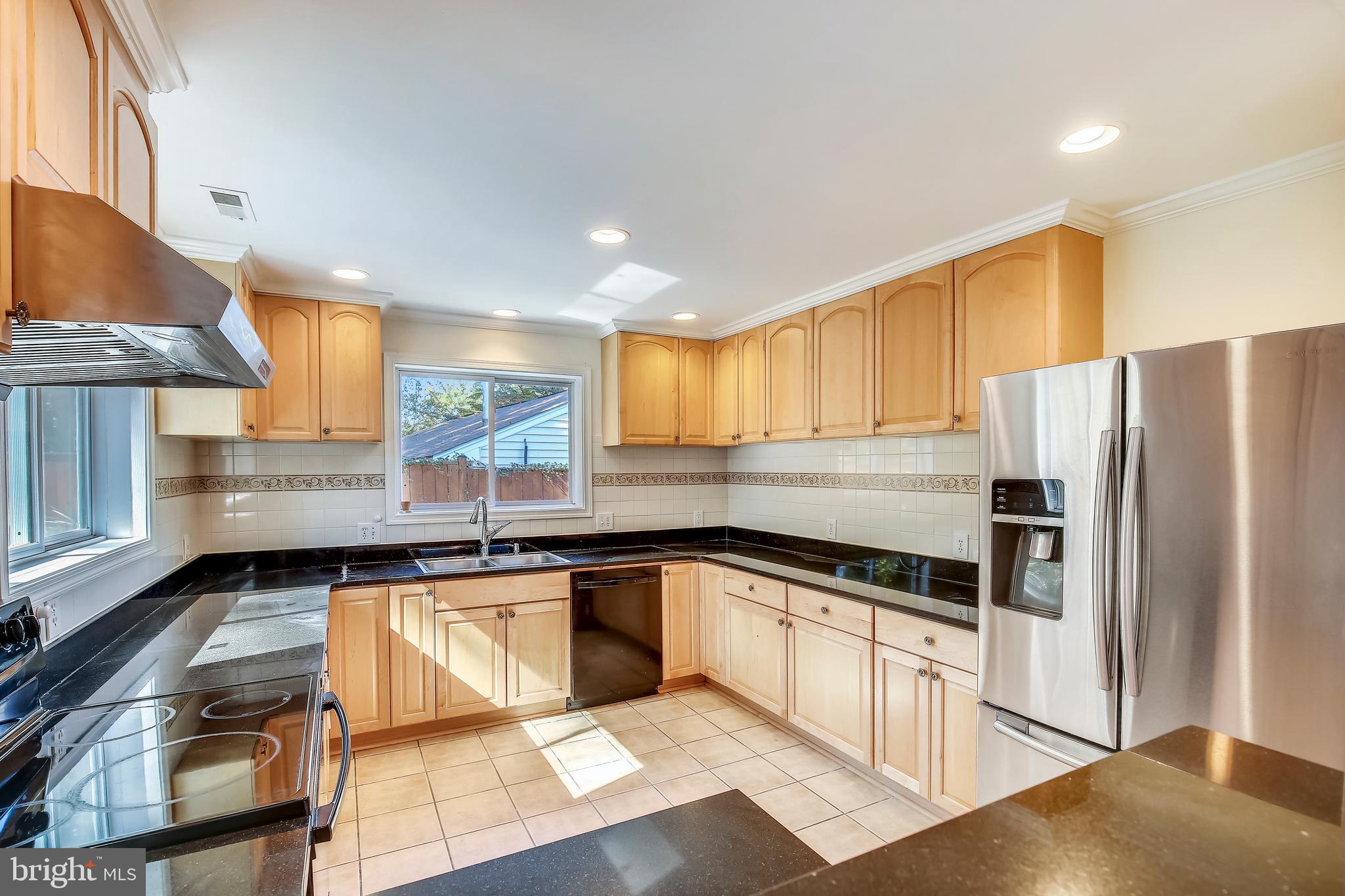 7202 Halifax Place Springfield, VA 22150 - Photo 11 of 27 Granite Countertops