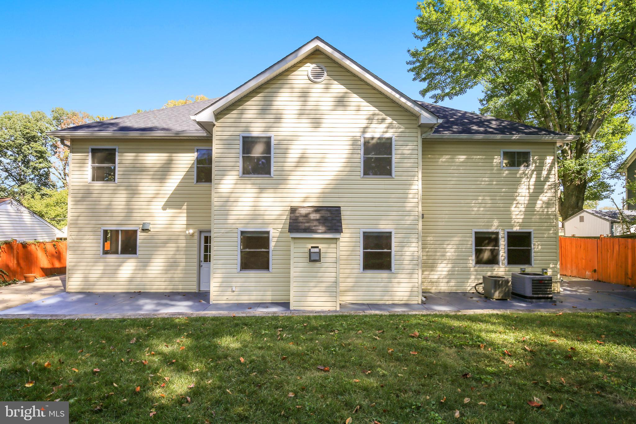 7202 Halifax Place Springfield, VA 22150 - Photo 26 of 27 Exterior Rear