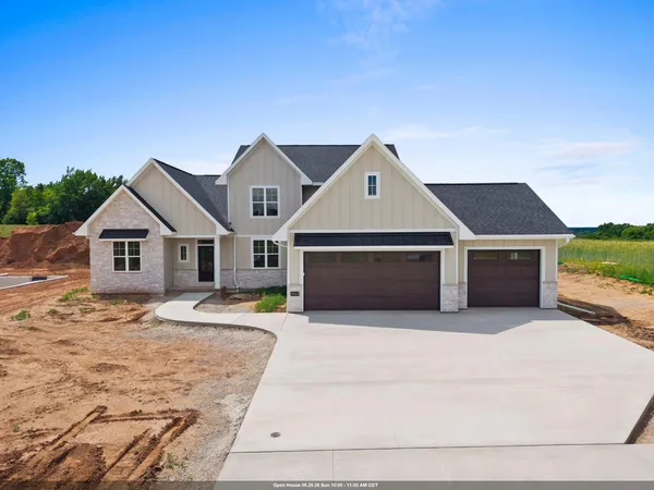 $925,000 | 4968 Big Sky Pass, De Pere, WI 54115