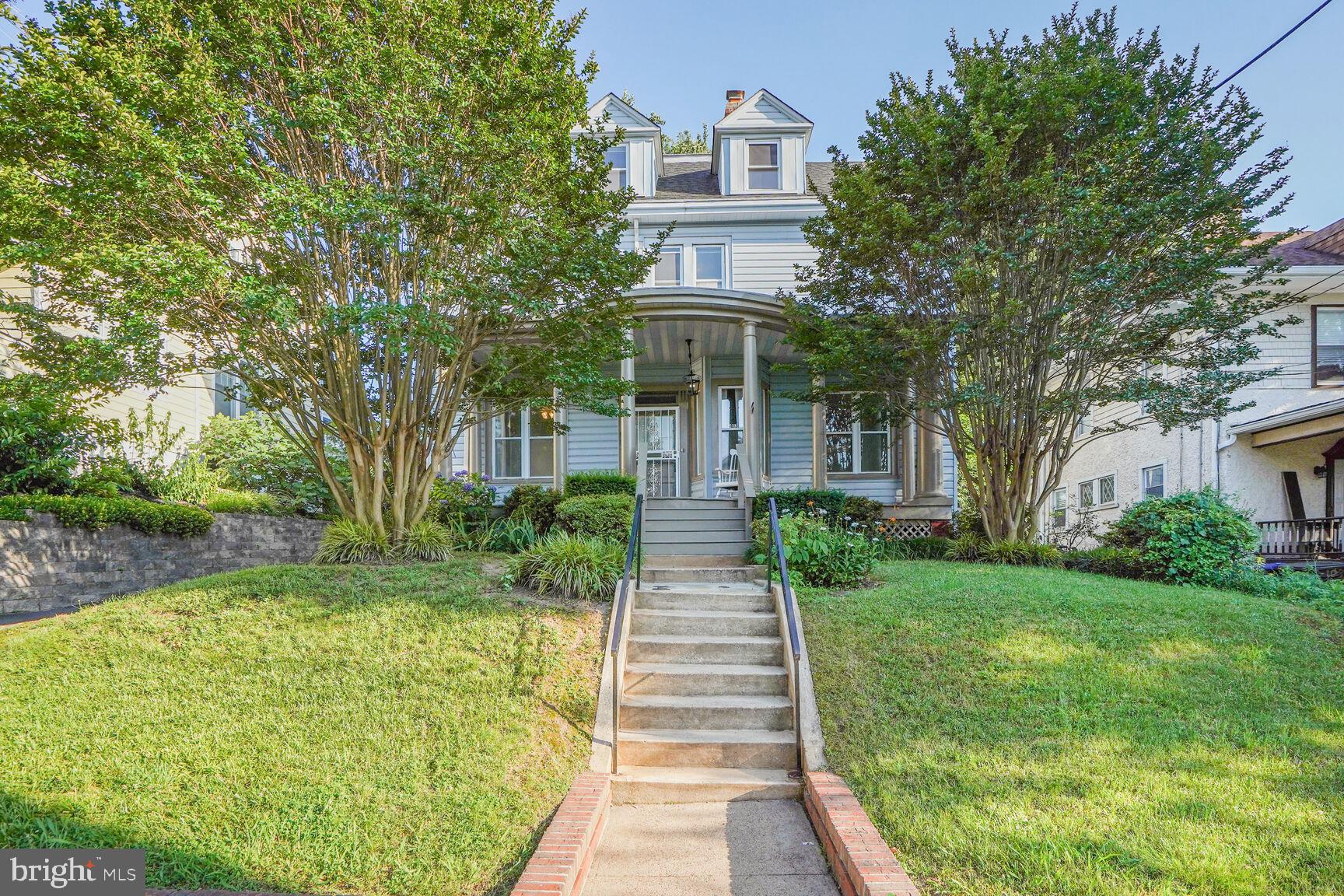 1033 Newton St Northeast  