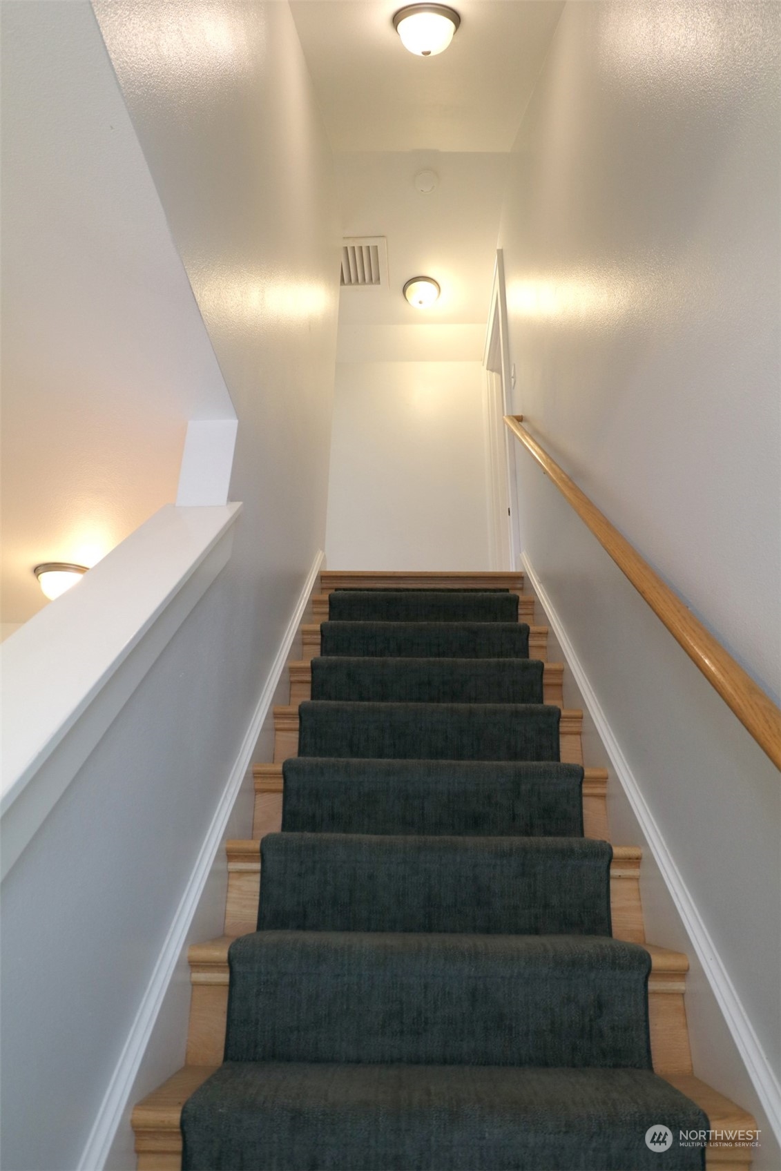 1908 4th Street Bremerton, WA 98337 - Photo 18 of 34 a view of entryway