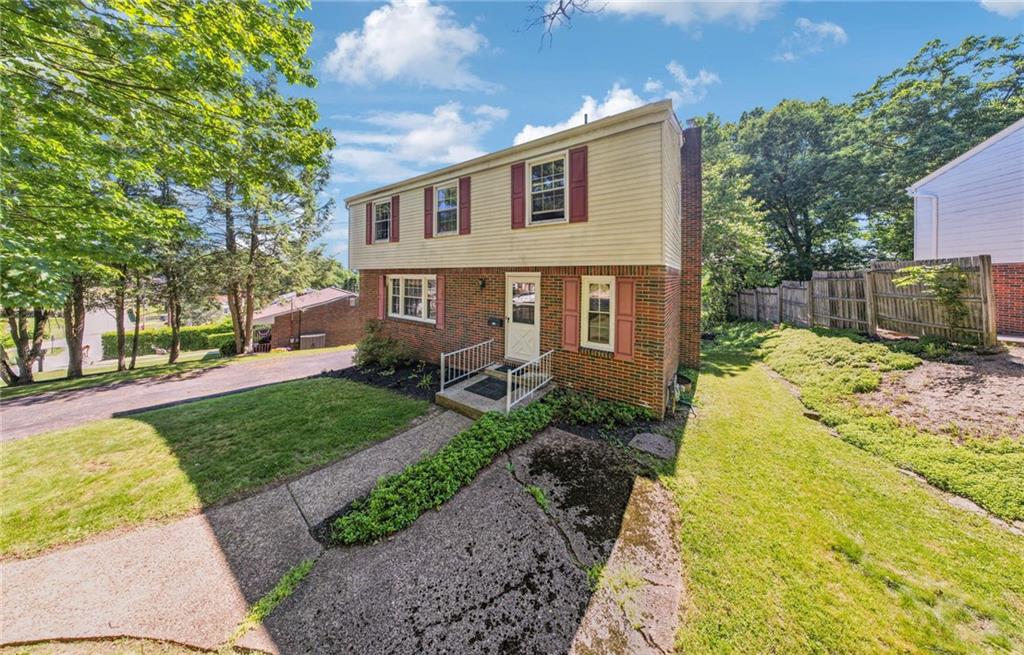690 Blue Ridge Road Pittsburgh, PA 15239 - Photo 3 of 33