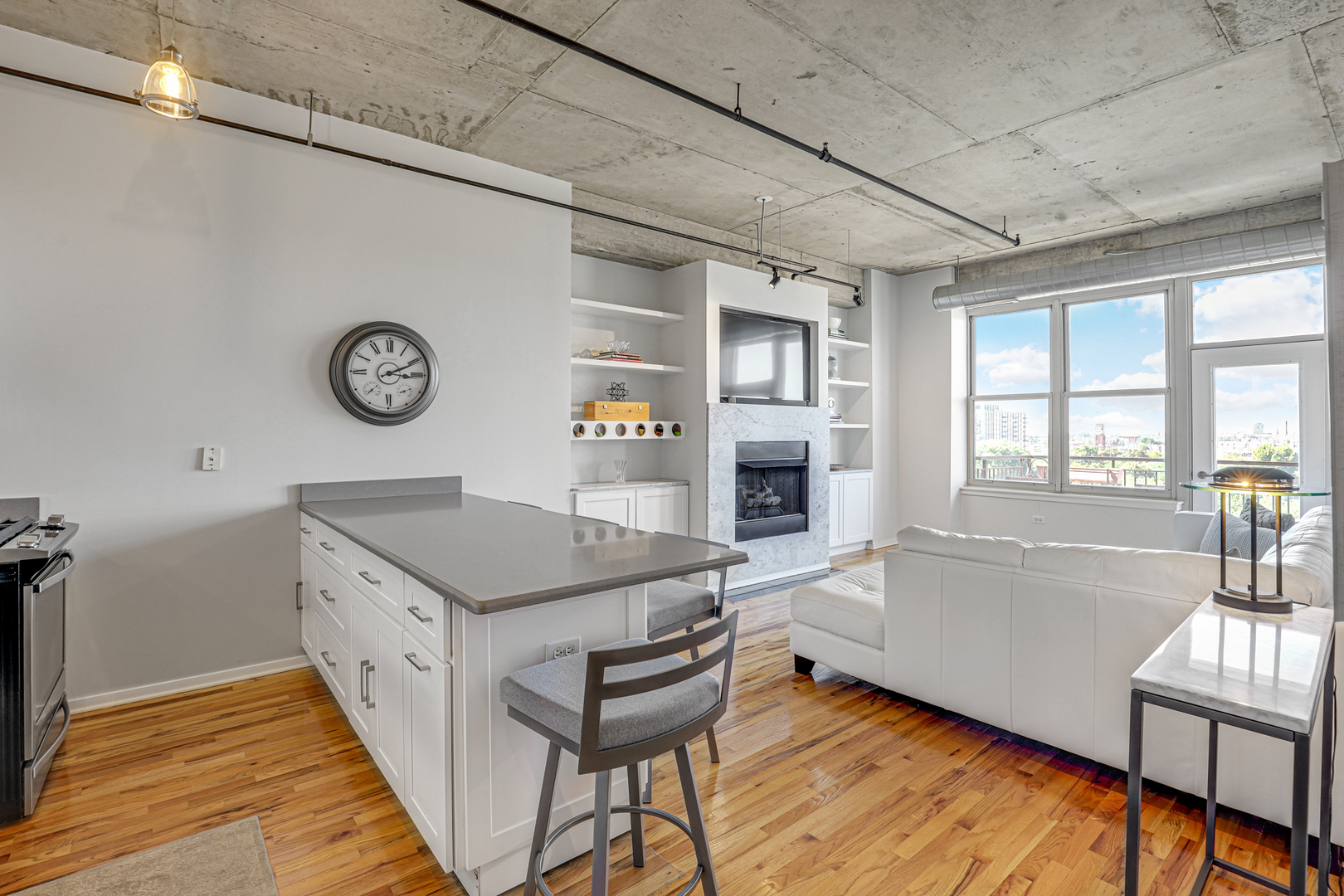 6 South Laflin Street, Unit 801 Chicago, IL 60607 - Photo 11 of 31 Gallery Image 11