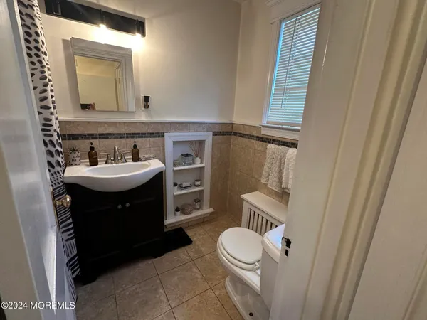 $2,400 | 302 Deal Lake Drive, Unit 17, Asbury Park, NJ 07712