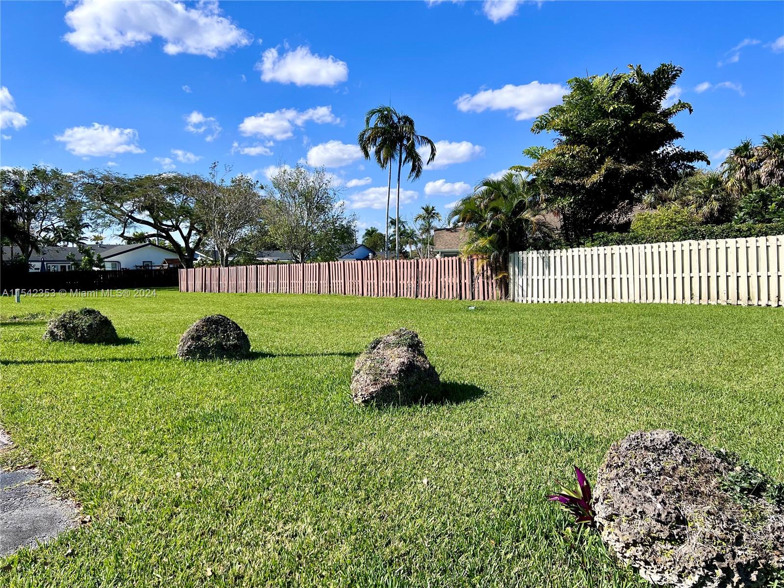 11353 Southwest 109th Road, Unit 55Z Miami, FL 33176 - Photo 56 of 82 a garden view