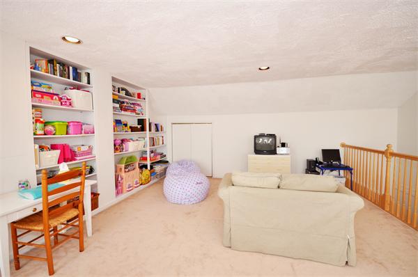 2 Apple Ridge Road, Unit 6 Maynard, MA 01754 - Photo 16 of 21 Gallery Image 16