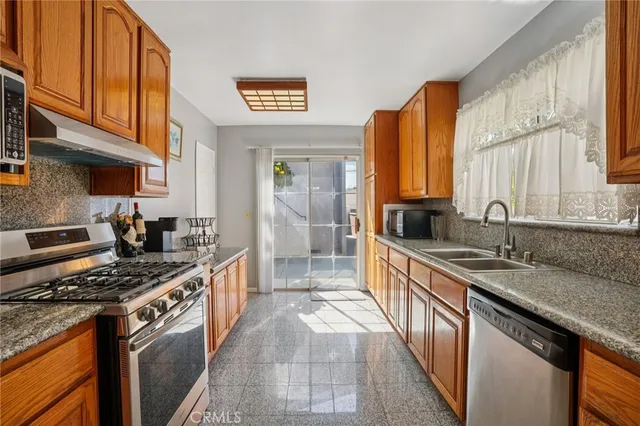 $1,368,000 | 2116 Marine Avenue, Gardena, CA 90249