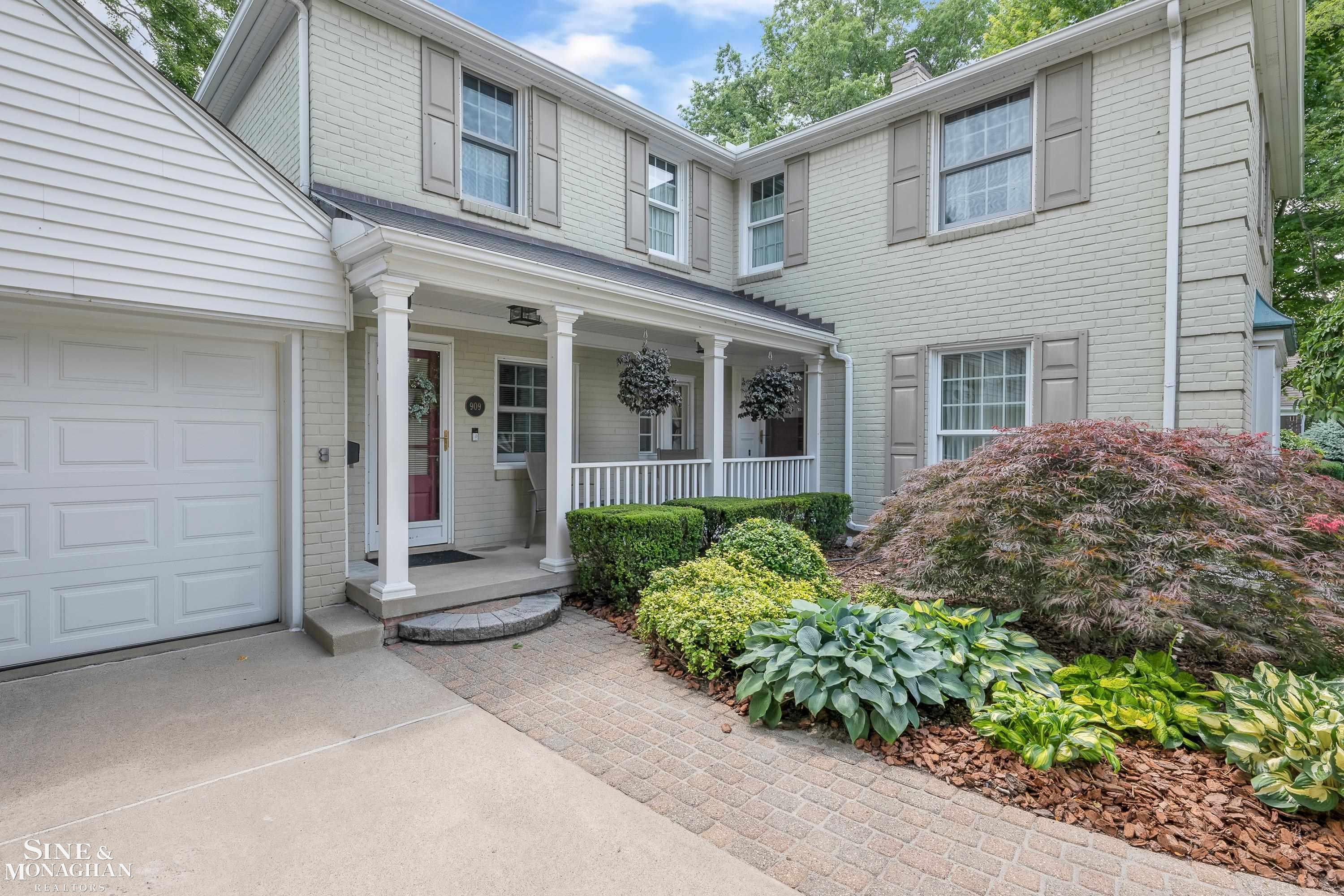 909 Hawthorne Road Grosse Pointe, MI 48236 - Photo 2 of 45 50147054-8ce0aa09-7913-4a70-b6a9-99befb0cc269.JPG