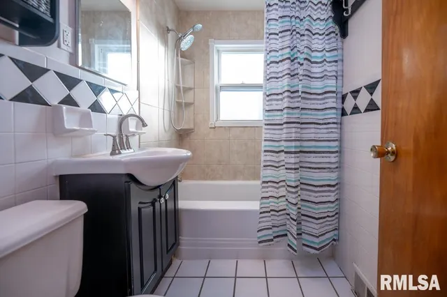 $110,000 | 1006 Cambridge Court, Pekin, IL 61554