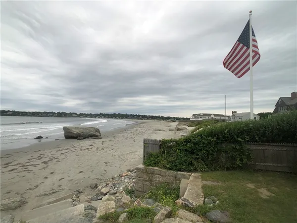 $1,900 | 130 Purgatory Road, Unit 4, Middletown, RI 02842