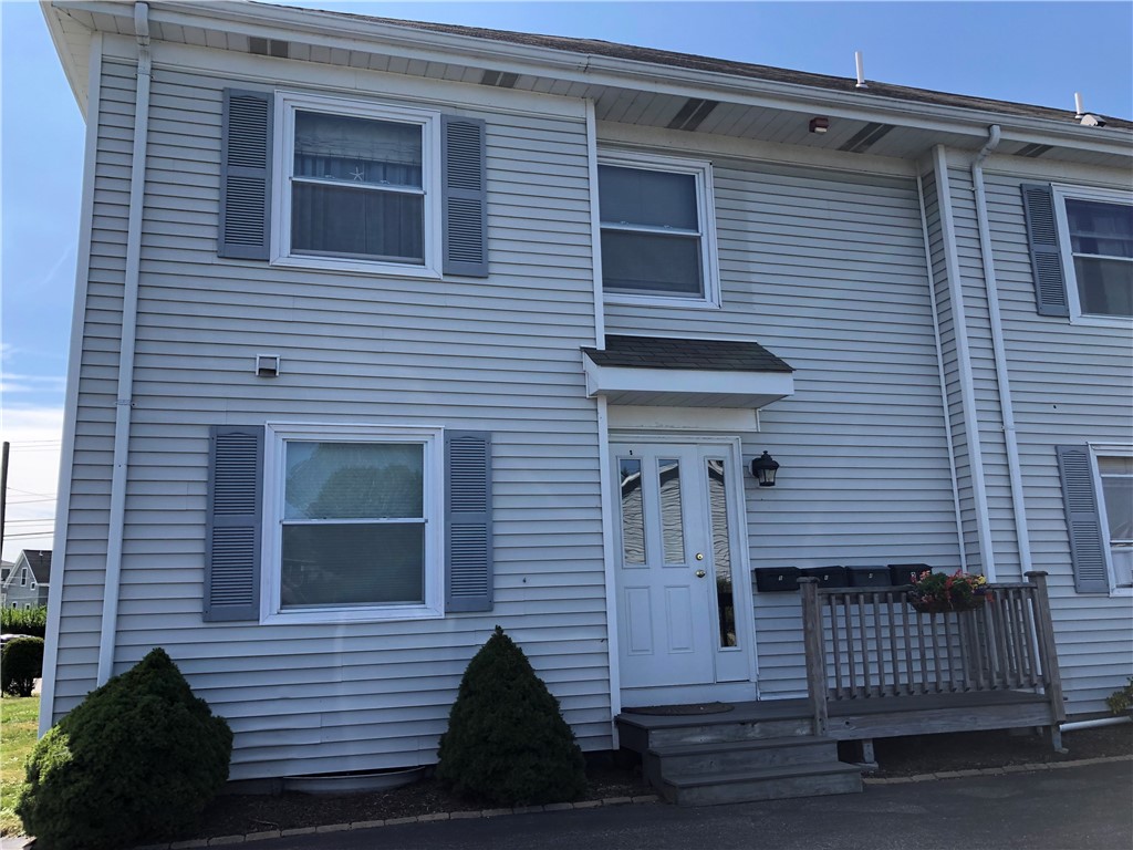 130 Purgatory Road, Unit 4 Middletown, RI 02842 - Photo 2 of 8