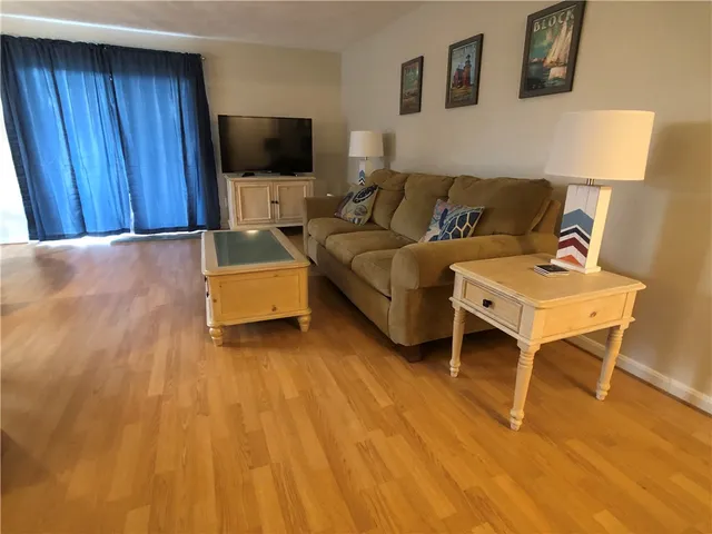 $2,000 | 130 Purgatory Road, Unit 4, Middletown, RI 02842