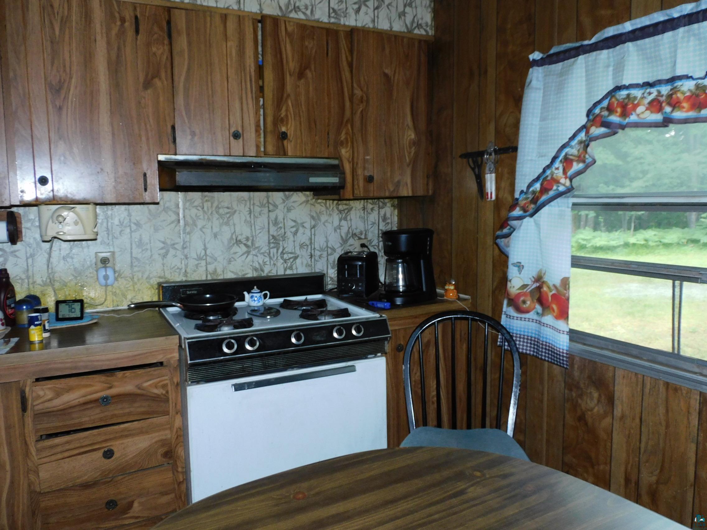69250 County Line Road Brule, WI 54820 - Photo 9 of 23 Gas Stove