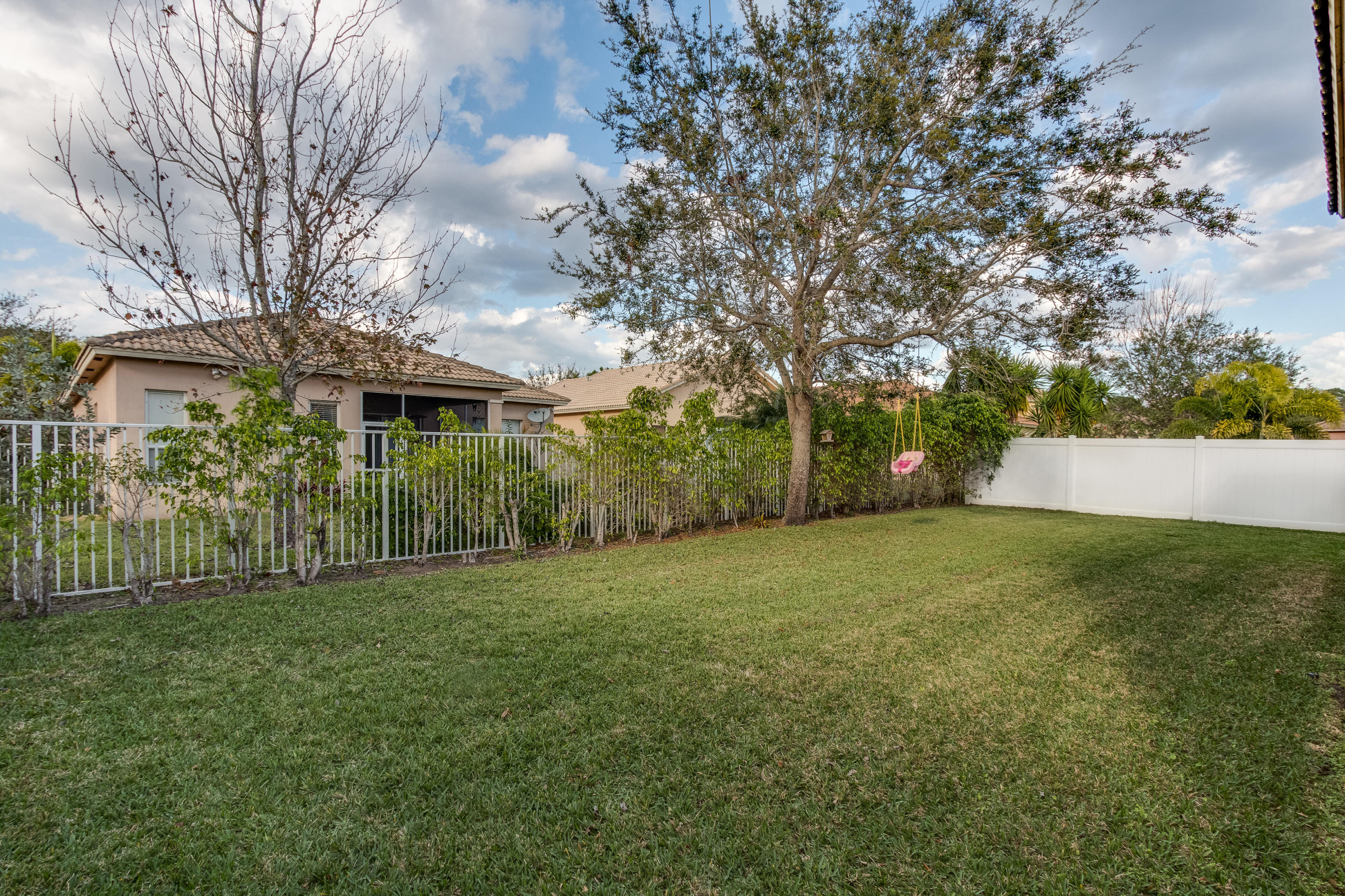 5953 Spanish River Road Fort Pierce, FL 34951 - Photo 24 of 27 Huge Private Yard