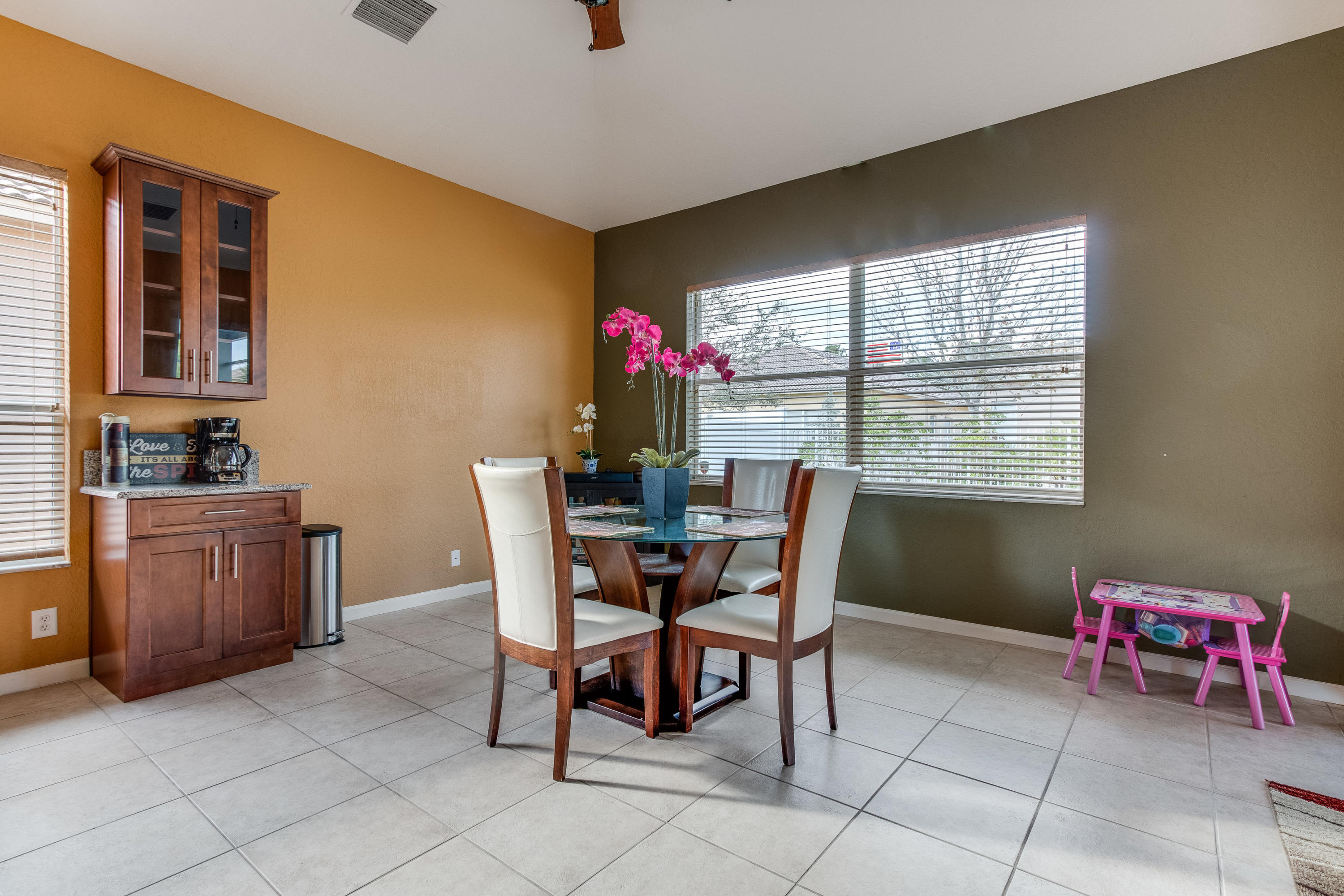 5953 Spanish River Road Fort Pierce, FL 34951 - Photo 9 of 27 Breakfast Area