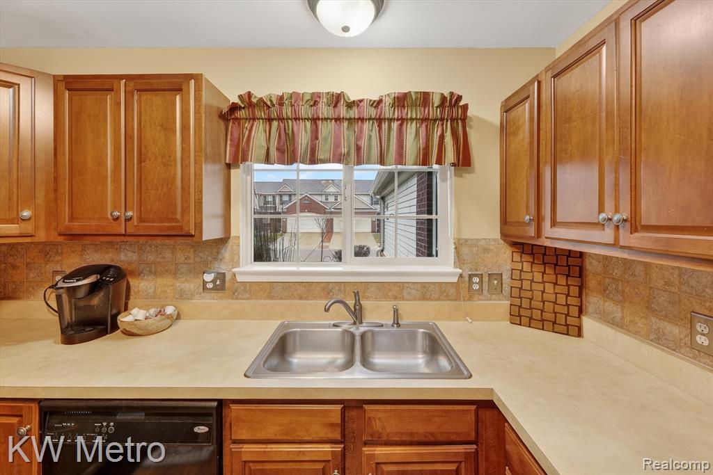 4668 Summer Ridge Drive Howell, MI 48843 - Photo 13 of 49 Gallery Image 13