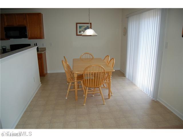 865 Hedgepath Terrace High Point, NC 27265 - Photo 6 of 10 Dining Room.