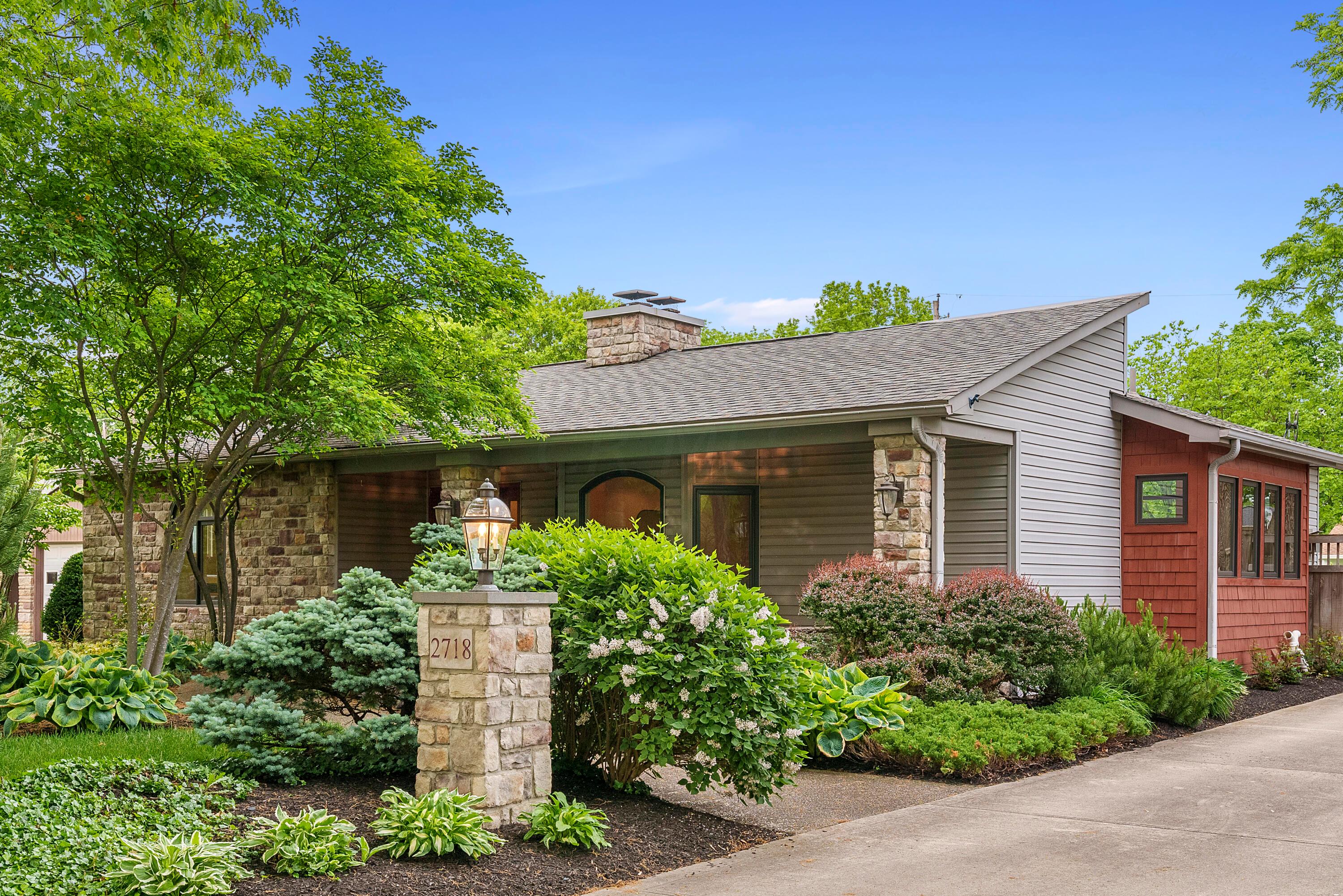 2718 Mt Holyoke Road Columbus, OH 43221 - Photo 2 of 57 Spectacular landscaping