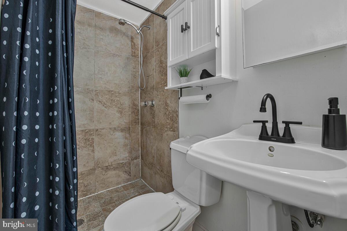 1310 Asheville Road District Heights, MD 20747 - Photo 11 of 38 Bathroom