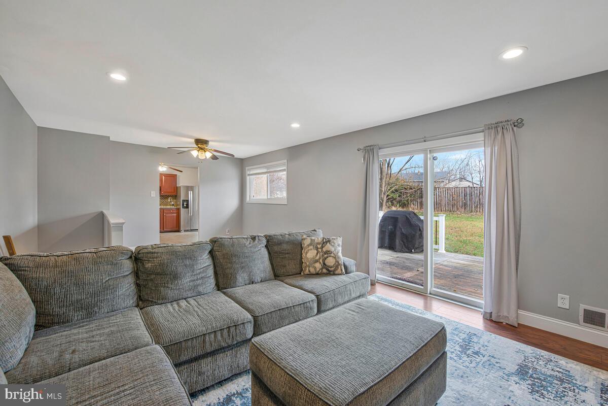 1310 Asheville Road District Heights, MD 20747 - Photo 17 of 38 Family Room