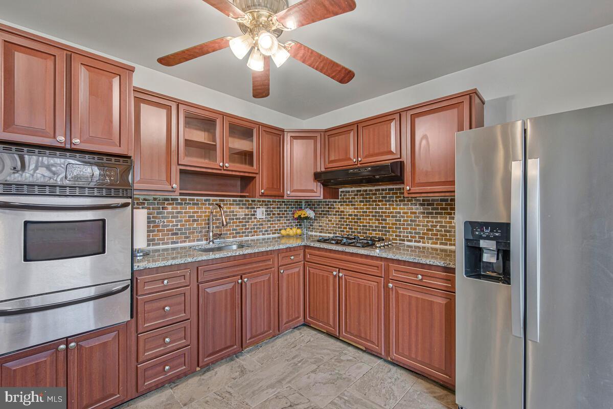 1310 Asheville Road District Heights, MD 20747 - Photo 20 of 38 Kitchen