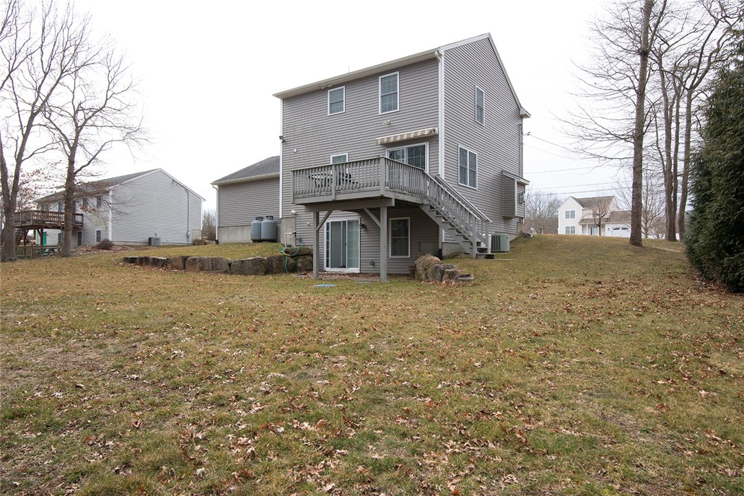 38 Fieldstone Way Westerly, RI 02891 - Photo 4 of 16