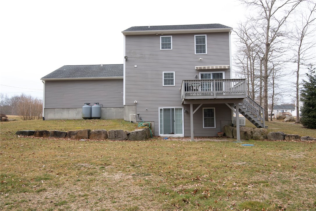38 Fieldstone Way Westerly, RI 02891 - Photo 5 of 16