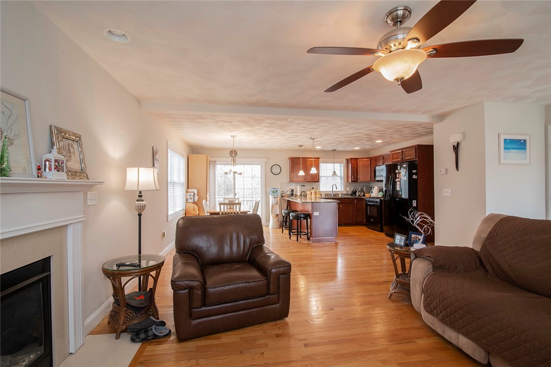 38 Fieldstone Way Westerly, RI 02891 - Photo 9 of 16