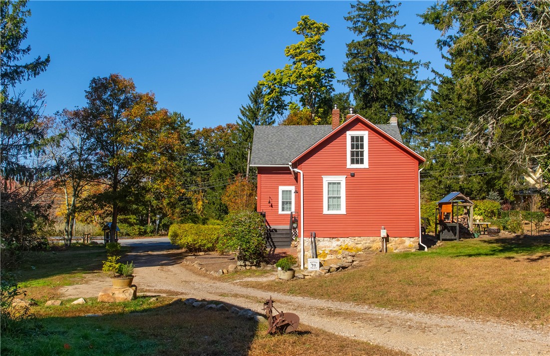 6196 Flat River Road Coventry, RI 02827 - Photo 4 of 49