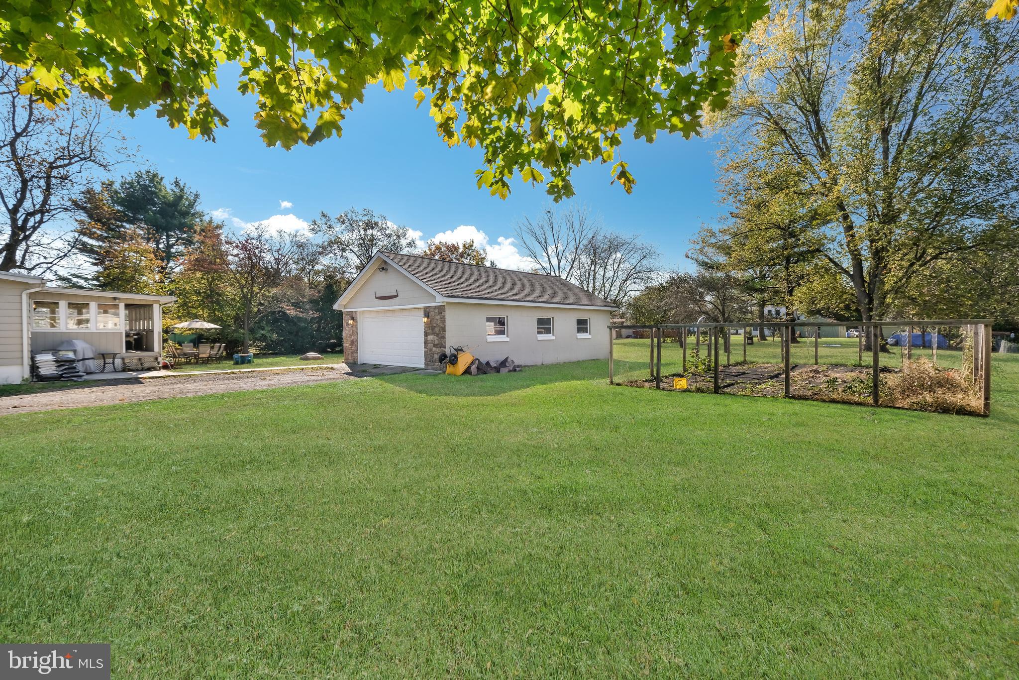2005 Edgely Road Levittown, PA 19057 - Photo 28 of 30 Gallery Image 28