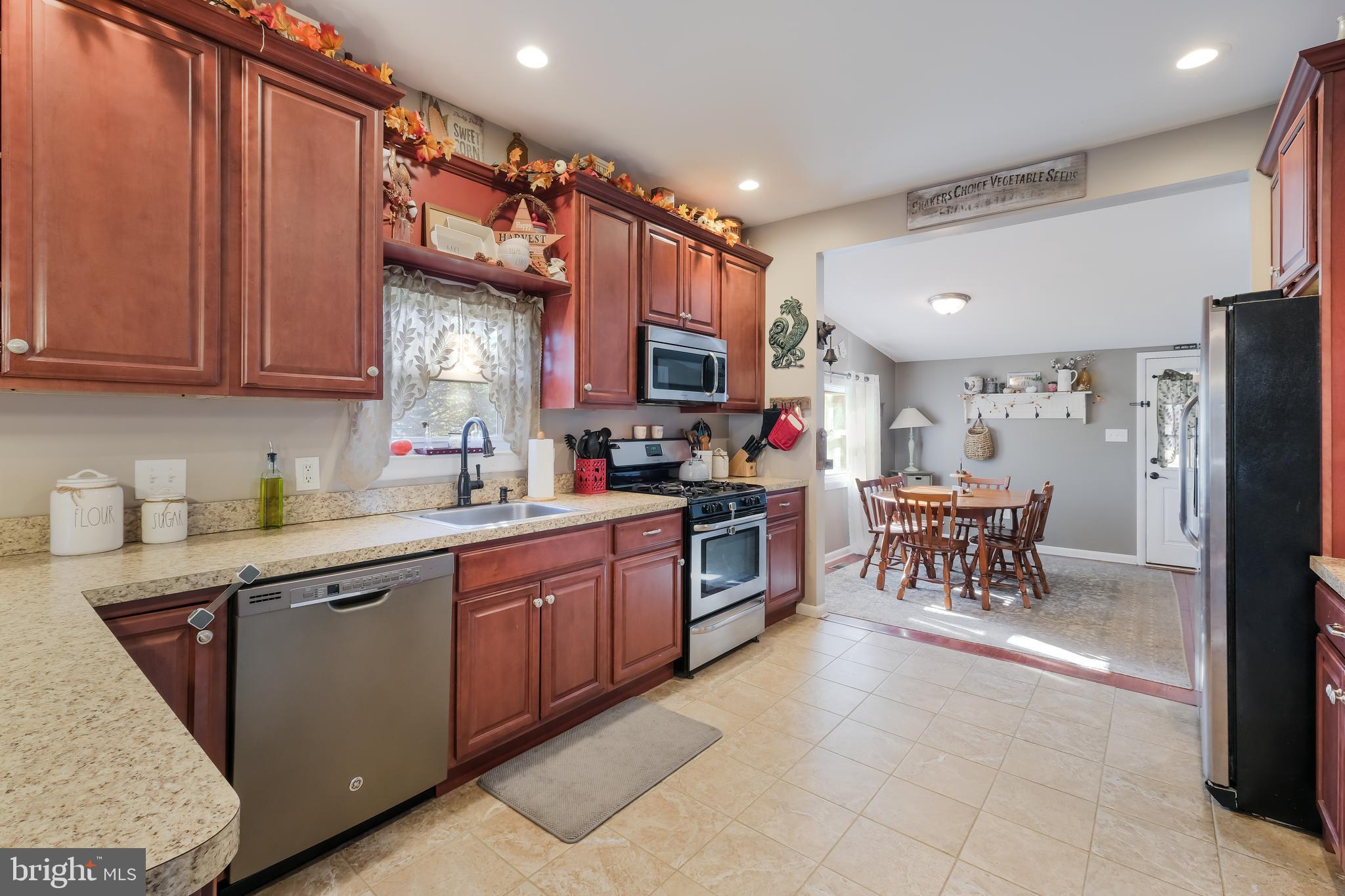 2005 Edgely Road Levittown, PA 19057 - Photo 9 of 30 Gallery Image 9